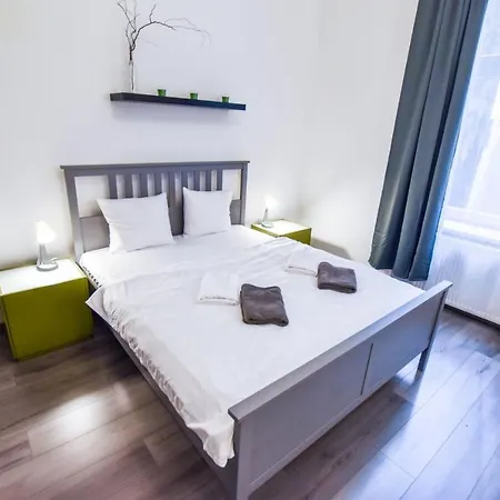 Apartamento Clock-working Next To The Grand Park